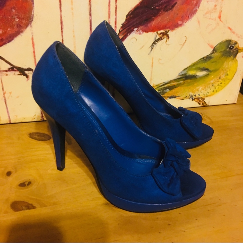 Shoe dazzle royal blue bow detail heels 7.5M